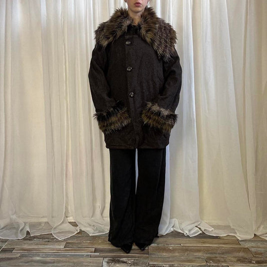 Y2k wool blend brown coat with faux fur exaggerated collar and cuffs