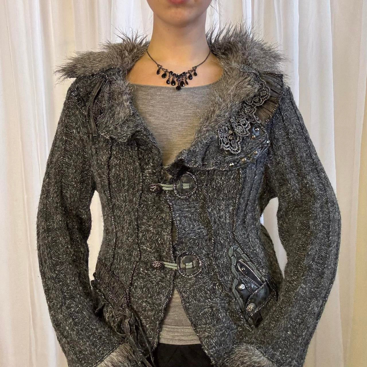 Y2k grunge cardigan wool blend grey faux fur detailing L / XL