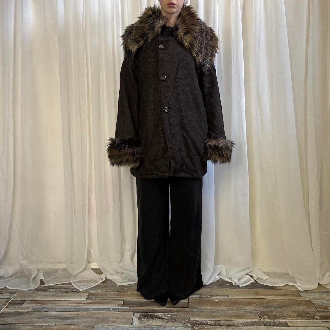 Y2k wool blend brown coat with faux fur exaggerated collar and cuffs