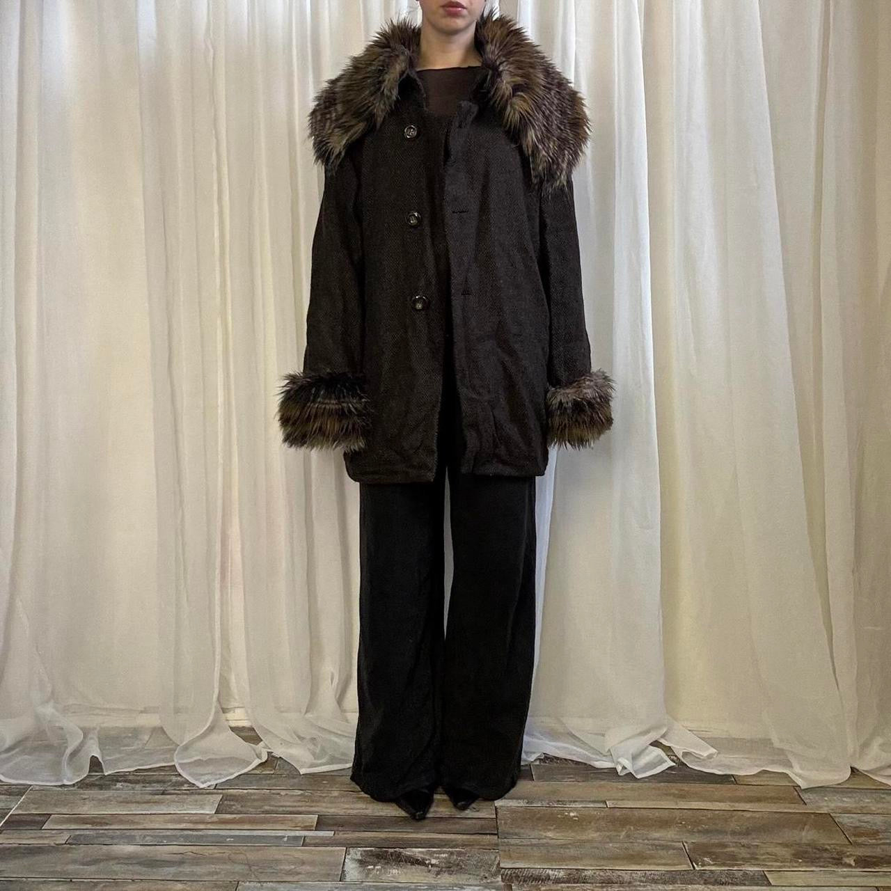 Y2k wool blend brown coat with faux fur exaggerated collar and cuffs